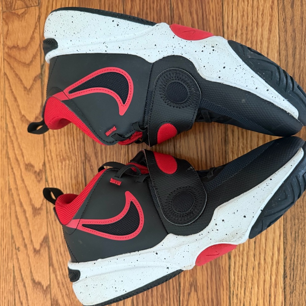 Nike Boys sneakers size 7Y pre-owned